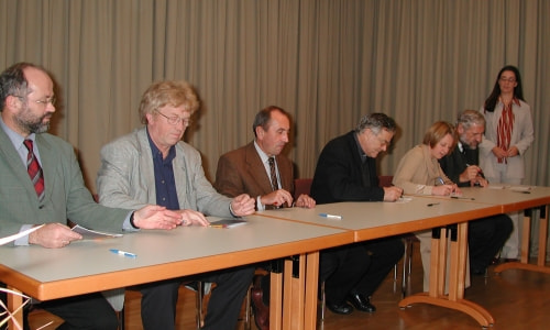 Unterzeichnung des Leitbildes 2002