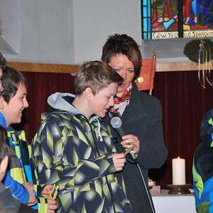 Vorstellgottesdienst und Schuhputzaktion der Firmlinge