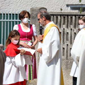 Prozession durchs Pfarrgebiet