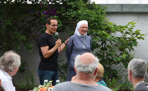 Obdachlosenseelsorger Helmut Eder mit Schwester Tarcisia Valtingoier, die im Herbst ihr Engagement in Wien fortsetzen wird.