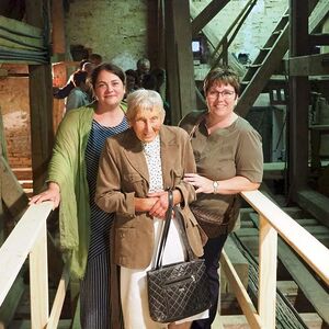 OLYMPUS DIGITAL CAMERA         