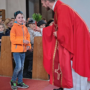 Lesekinder bringen Symbole