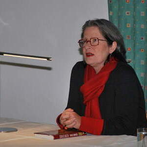 Lesung mit Susanne Scholl: „Allein zu Hause“