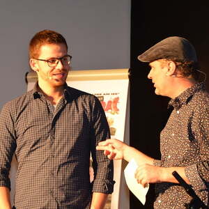  zwei restlos ausverkauften Vorstellungen vor einem begeisterten Publikum im Pfarrzentrum St. Stephanus