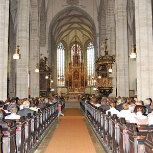 Trachtensonntag mit Ehejubilaren