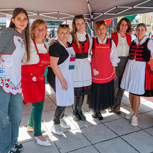 Begegnungsfest auf dem Linzer Domplatz