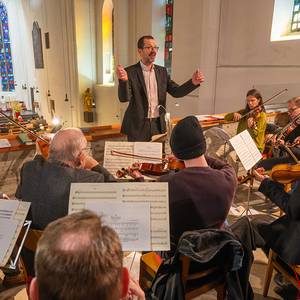 Festgottesdienst, musikalische Umrahmung durch Kirchenchor und Orchester, Leitung Klaus Gruber