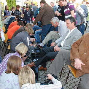 Vorstellgottesdienst und Schuhputzaktion der Firmlinge