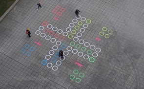 Überdimensionaler Spielplan auf dem Linzer Domplatz                         