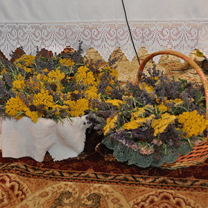 Verabschiedung Kaplan Kinsley, Kräuterweihe und Goldhauben Einladung