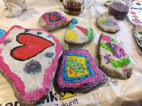 Bemalte Steine