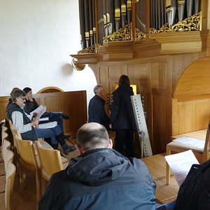 Franziska Leuschner mit Teilnehmer beim Ökumenischen Orgelseminar in Rutzenmoos
