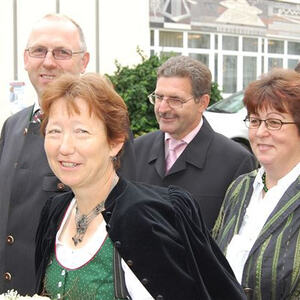 Trachtensonntag mit Ehejubilaren
