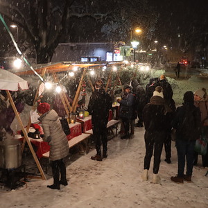 Adventfeier mit Genuss-standln in St. Quirinus
