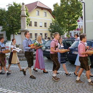 Erntedankfest mit Pfarrfoto