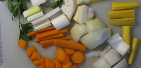 Zutaten für eine Gemüsesuppe