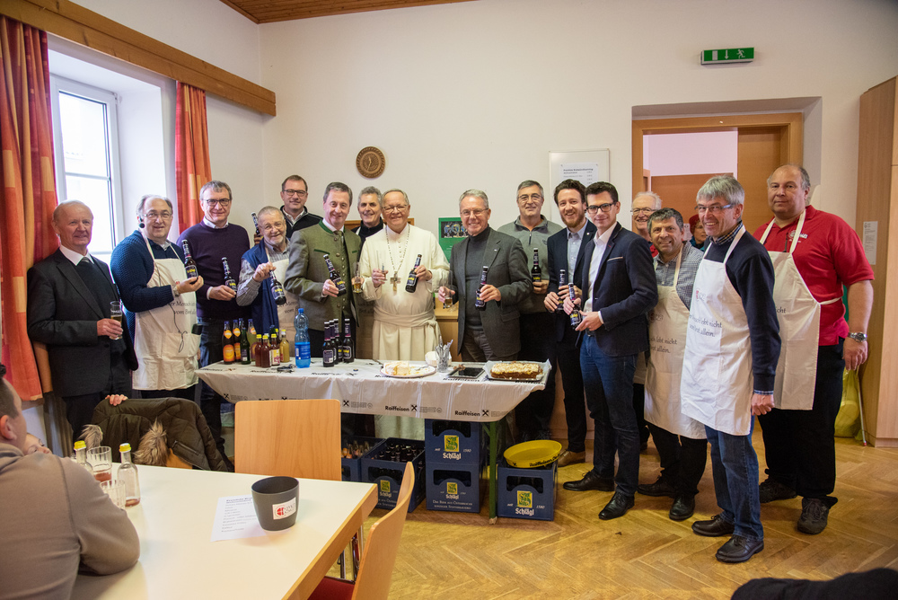 Das KMB-Team von St. Marien mit Bierlieferanten Abt em. Felhofer