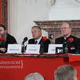 Podiumsdiskussion 'Beiträge der Kirchen zur ökologischen Umkehr' mit Bischof Dr. Alois Schwarz, Superintendent Dr. Gerold Lehner und Bischof Andrej Cilderzic. Moderation durch Dr. Helmut Obermayr.