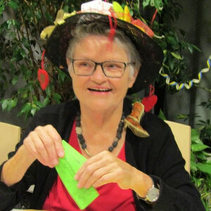  - ähhm - - - - Tür-Sitzerin