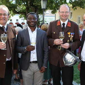 Pfarrer Hansjörg Wimmer, Kaplan Samuel Ogwudile, Frau Klara