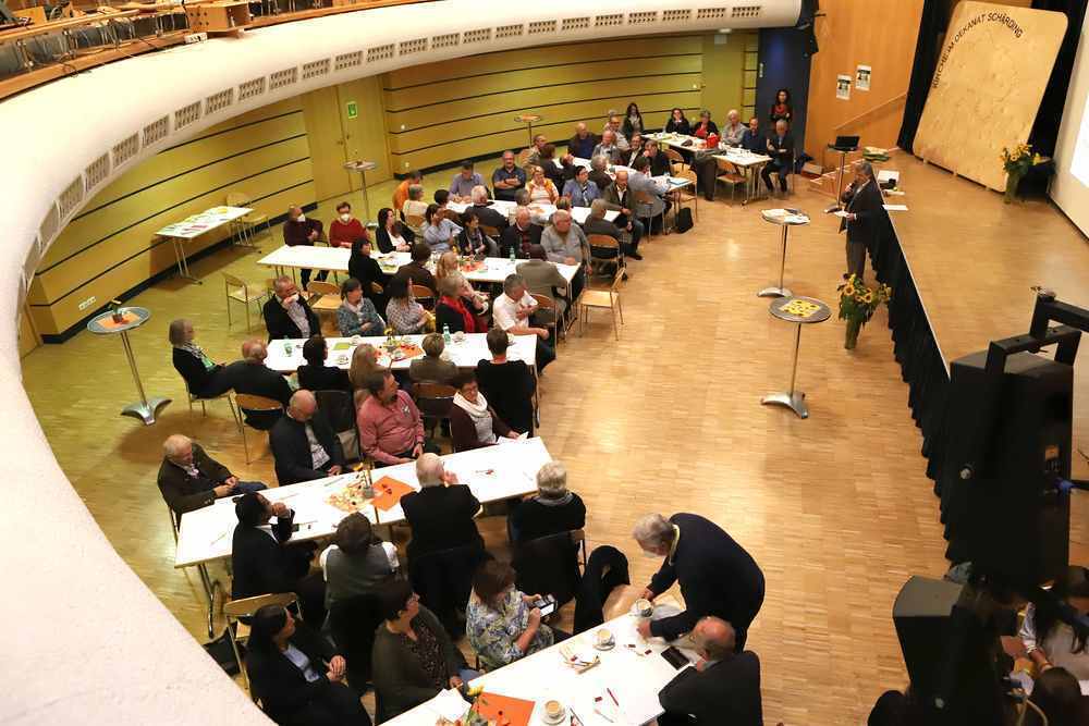 Ca. 80 MitarbeiterInnen folgten der Einladung