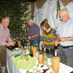 Weinfest in der alten Kirche