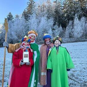 Die Sternsinger unterwegs.