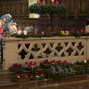 Adventkranzsegnung und Braunauer Adventcafé