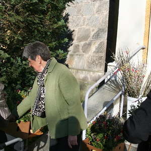 Palmweihe vor der Kirche