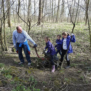 Traunauen-Reinigung mit ökomenischen Gottesdienst