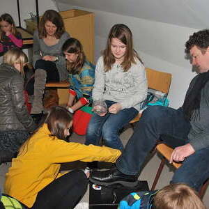 Vorstellgottesdienst und Schuhputzaktion der Firmlinge