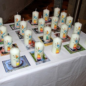 Die vorbereiteten Kerzen, verziert durch Franziska Breidt