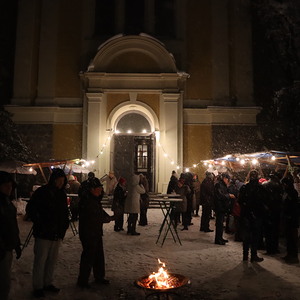 Adventfeier mit Genuss-standln in St. Quirinus