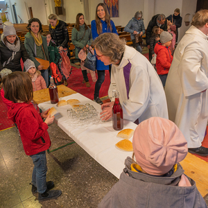 Am Nachmittag des Gründonnerstags fand eine Abendmahlfeier für Kinder in der Pfarrkirche statt.