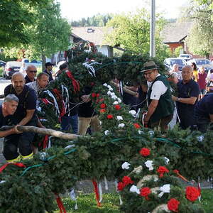 Maibaum Pfarre Maria Puchheim