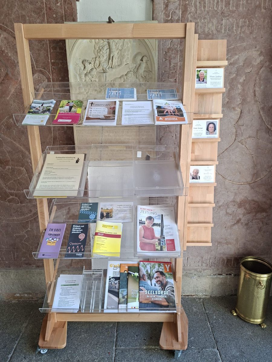 Schriftenstand Spende / Pfarrgemeinde St. Florian am Inn