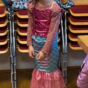 Erstkommunionkleiderbasar der kfb