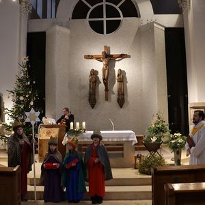 Hl. Messe mit den Sternsingern in St. Quirinus