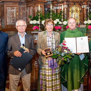 Am 18.07.2021 fand eine Heilige Messe mit Ehrungen in der Stiftsbasilika statt. Frau Dr. Schmeiss, Leiterin des KBW St. Florian erhielt die Severin Medaille der Dioezese Linz. Ebenso wurden für die langjährigen Dienste  Frau Adelheid Kaltenberger und