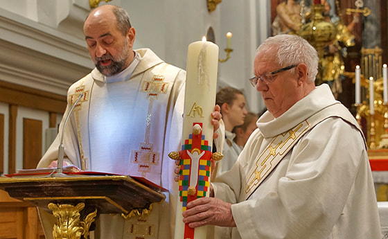 Die Weihe des Taufwassers in der Osternacht / Eilmannsberger Die Weihe des Taufwassers in der Osternacht