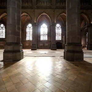 Leerer Raum im Neuen Dom