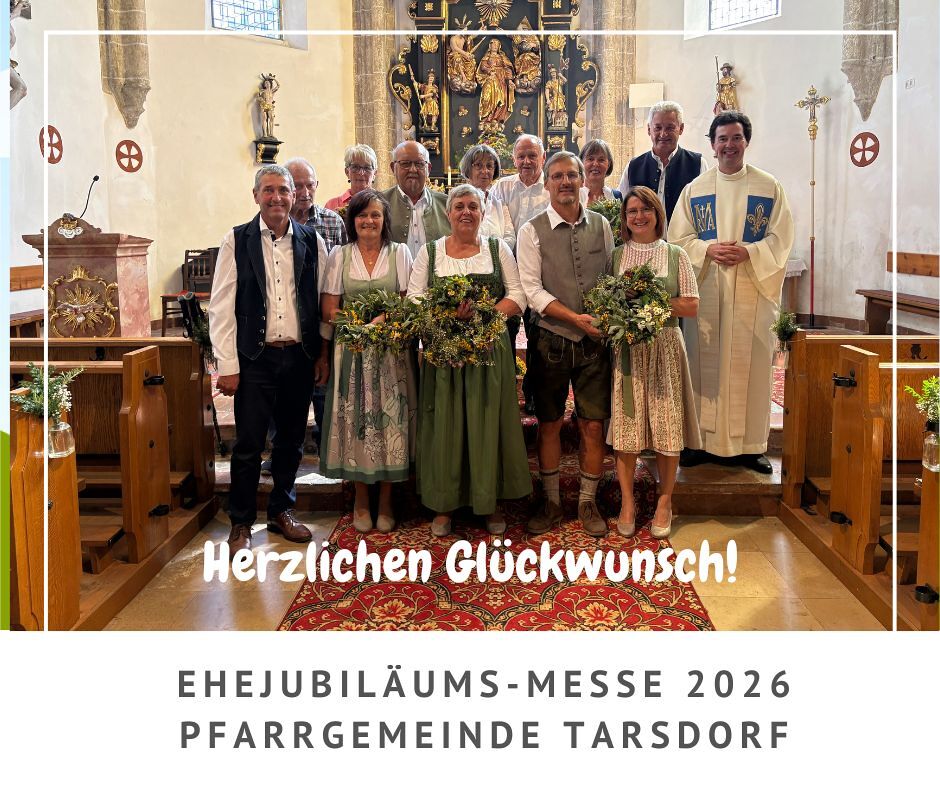 Jubelpaare als Gruppe vor dem Altar