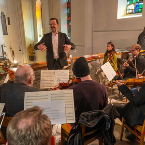 Festgottesdienst, musikalische Umrahmung durch Kirchenchor und Orchester, Leitung Klaus Gruber