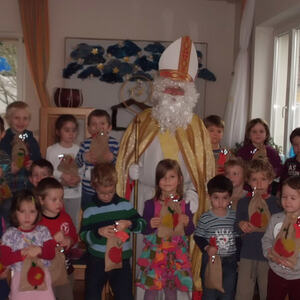 Kindergarten bereitet sich auf Weihnachten vor