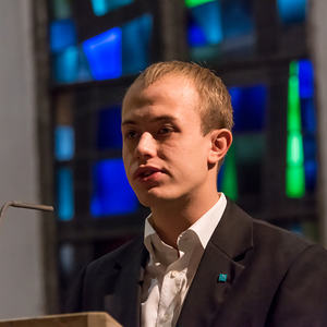 Neue Ministranten in der Pfarre Kirchdorf/KremsAm Christkönigssonntag steht der Gottesdienst in Kirchdorf/Krems ganz im Zeichen der Ministrantinnen und Ministranten. Die beiden Leiter Jakob und Samuel Haijes haben dabei auf kindgerechte Elemente bes