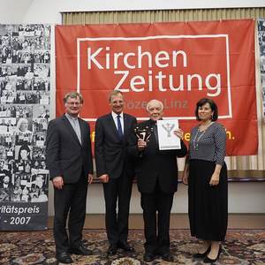 Bischof Scheuer, Landeshauptmann Stelzer, Bischof Aichern und Landesrätin Gerstorfer