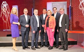 Mag.a Hermine Eder (KU Linz), Rektor Martin Rummel (Anton Bruckner Privatuniversität), Rektor Univ.-Prof. Dr. Christoph Niemand (Katholische Privat-Universität Linz), Moderator Gernot Hörmann (ORF Oberösterreich), Rektorin Mag.a Brigitte Hütter MSc (