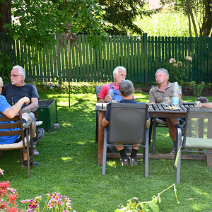 Erholung im schattigen Pfarrgarten