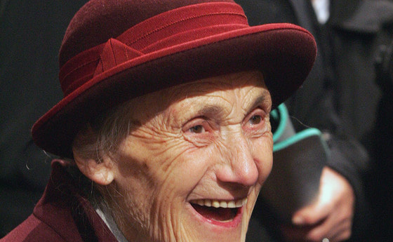 Franziska Jägerstätter bei der Seligsprechung ihres Mannes 2007