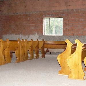 Transport der Kirchenbänke von der Tischlerei Manigatterer zur Lagerhalle 13.07.2016